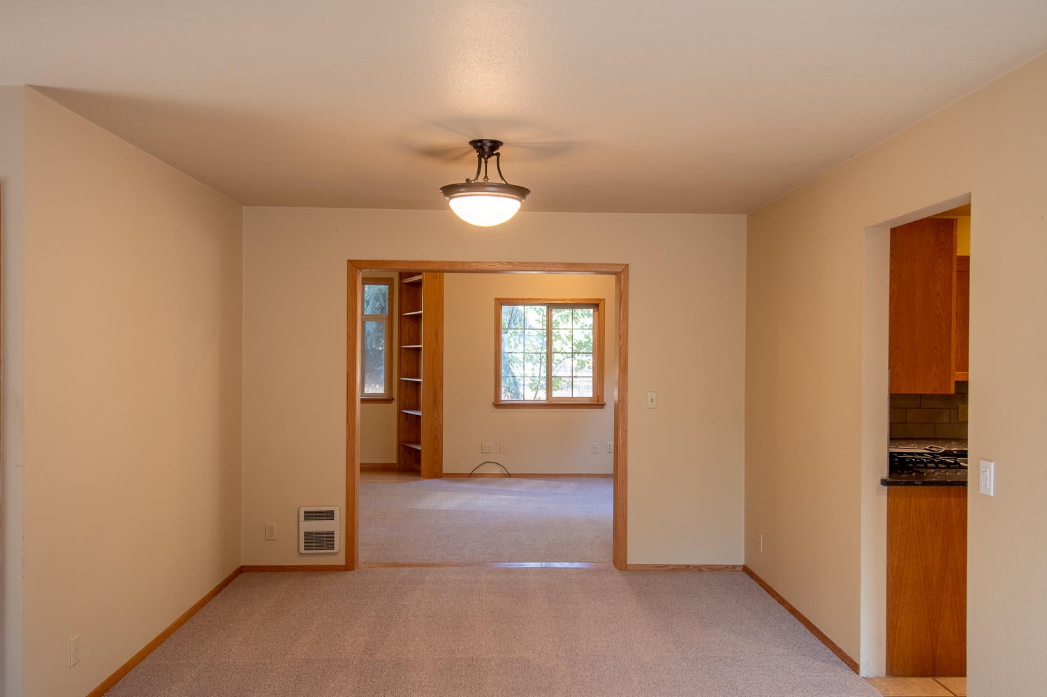 60195 Navajo Road Bend, OR 97702 - Photo 8 of 27 Dining Area