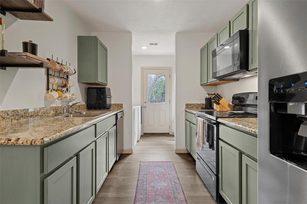 1124 North 13th Street Waco, TX 76707 - Photo 10 of 28