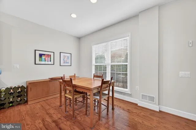 $875,000 | 20698 Crescent Pointe Place, Ashburn, VA 20147