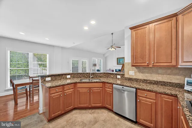 $875,000 | 20698 Crescent Pointe Place, Ashburn, VA 20147