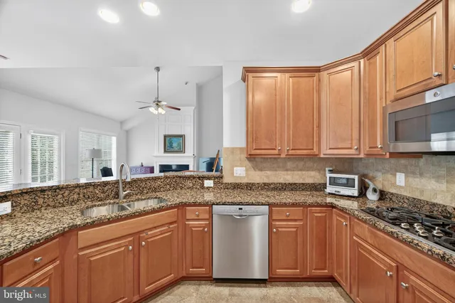 $875,000 | 20698 Crescent Pointe Place, Ashburn, VA 20147