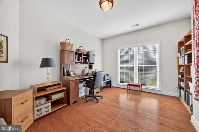 $875,000 | 20698 Crescent Pointe Place, Ashburn, VA 20147