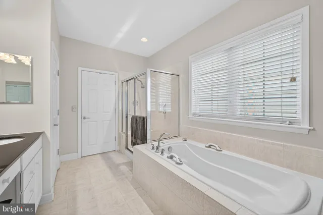 $875,000 | 20698 Crescent Pointe Place, Ashburn, VA 20147