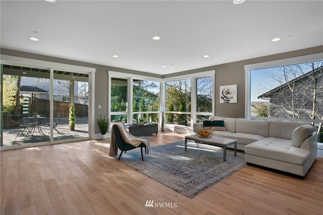 1121 North 28th Place Renton, WA 98056 - Photo 4 of 27 Gallery Image 4