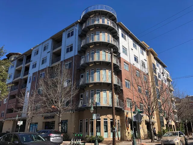 $3,000 | 910 West 25th Street, Unit 203, Austin, TX 78705