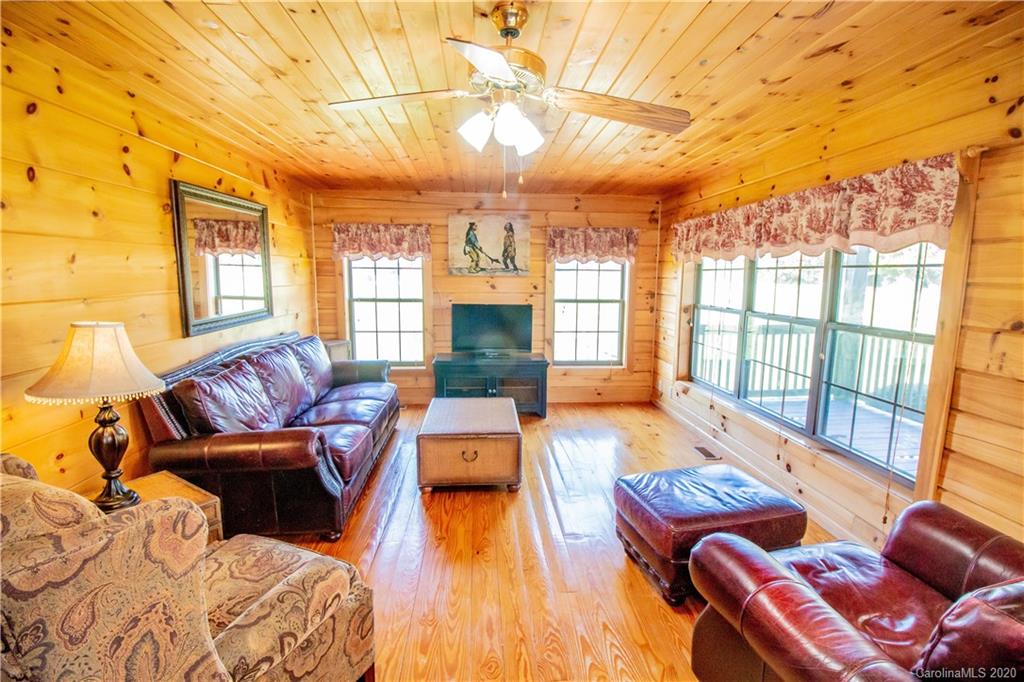 1367 Union Grove Road Harmony, NC 28634 - Photo 11 of 35 Gallery Image 11
