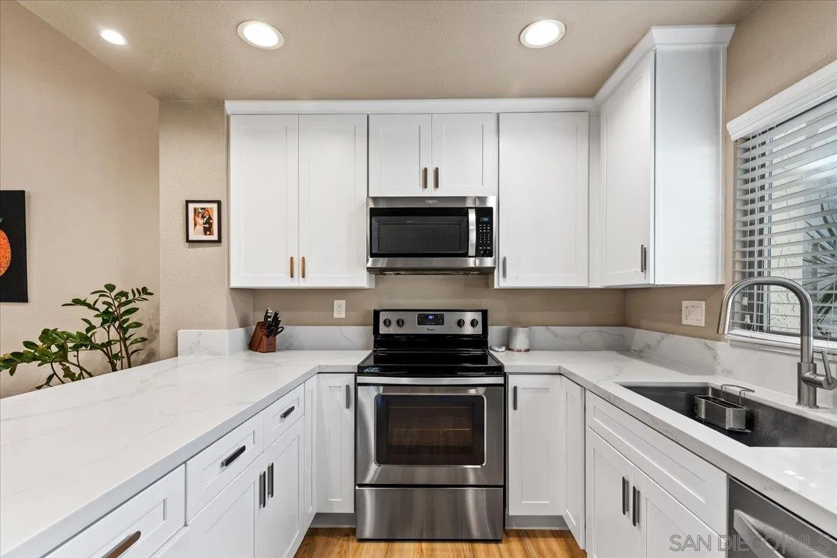 17407 Port Marnock Drive Poway, CA 92064 - Photo 11 of 52