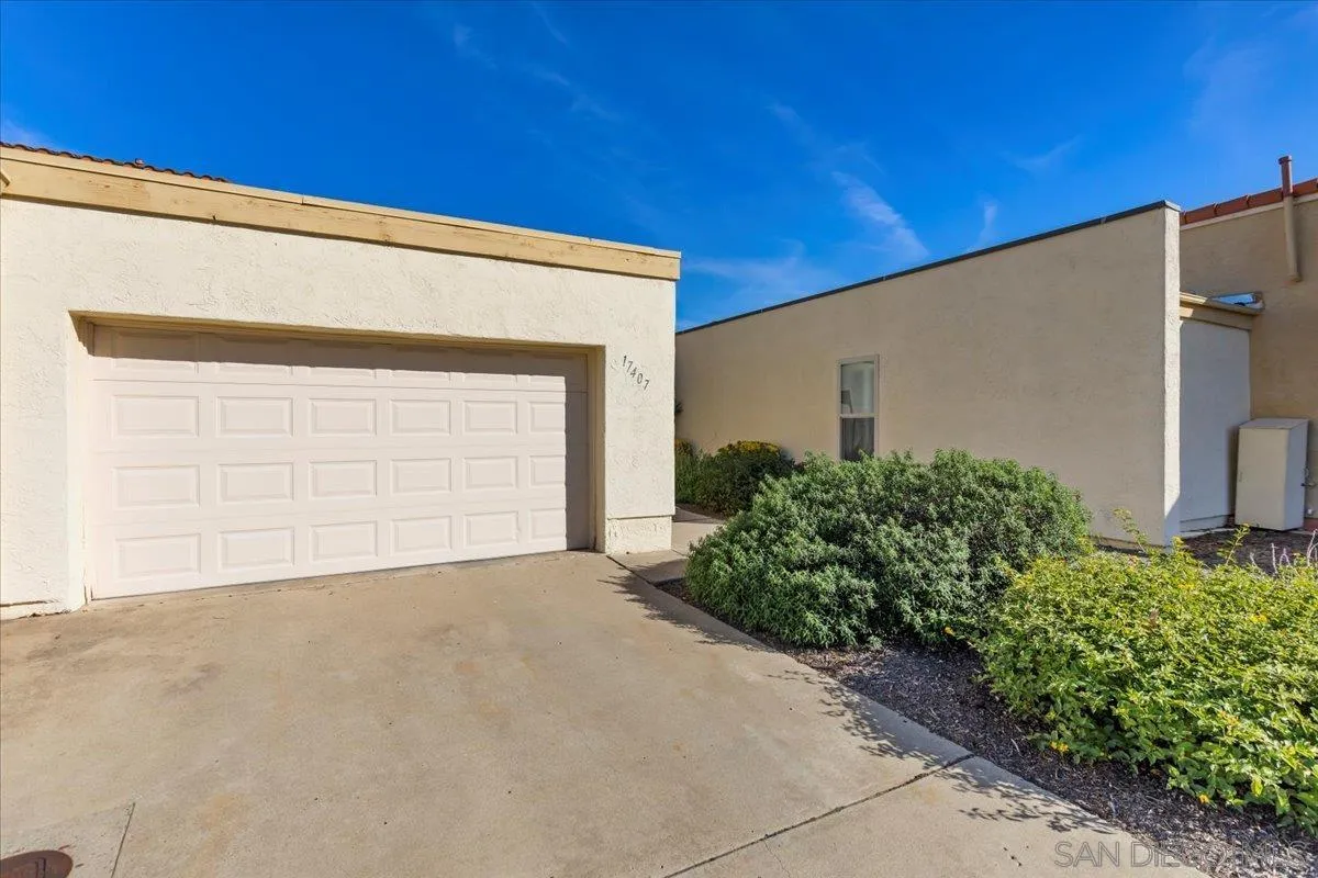 17407 Port Marnock Drive Poway, CA 92064 - Photo 5 of 52