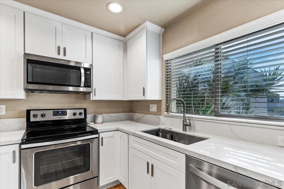 17407 Port Marnock Drive Poway, CA 92064 - Photo 9 of 52