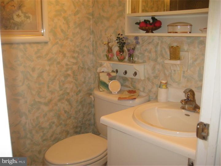 8910 Krewstown Road, Unit 117 Philadelphia, PA 19115 - Photo 23 of 24 Bathroom