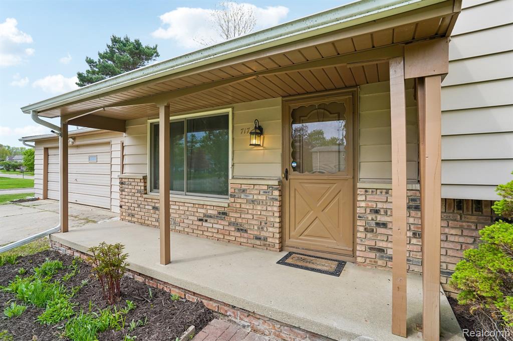 717 Murphy Court Linden, MI 48451 - Photo 3 of 29