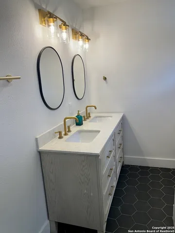 $2,050 | 127 Furnish Avenue, San Antonio, TX 78204