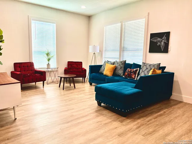 $2,050 | 127 Furnish Avenue, San Antonio, TX 78204