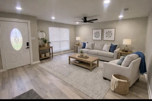 $285,000 | 8212 Tavenor Lane, Houston, TX 77075