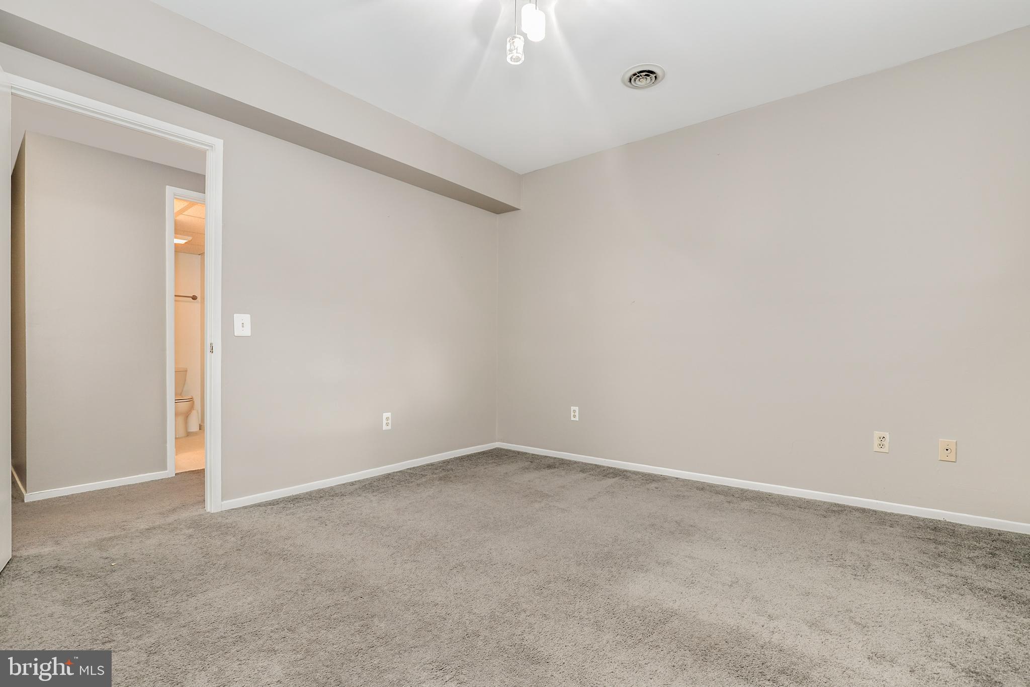 2207 Apple Tree Lane Silver Spring, MD 20905 - Photo 22 of 51