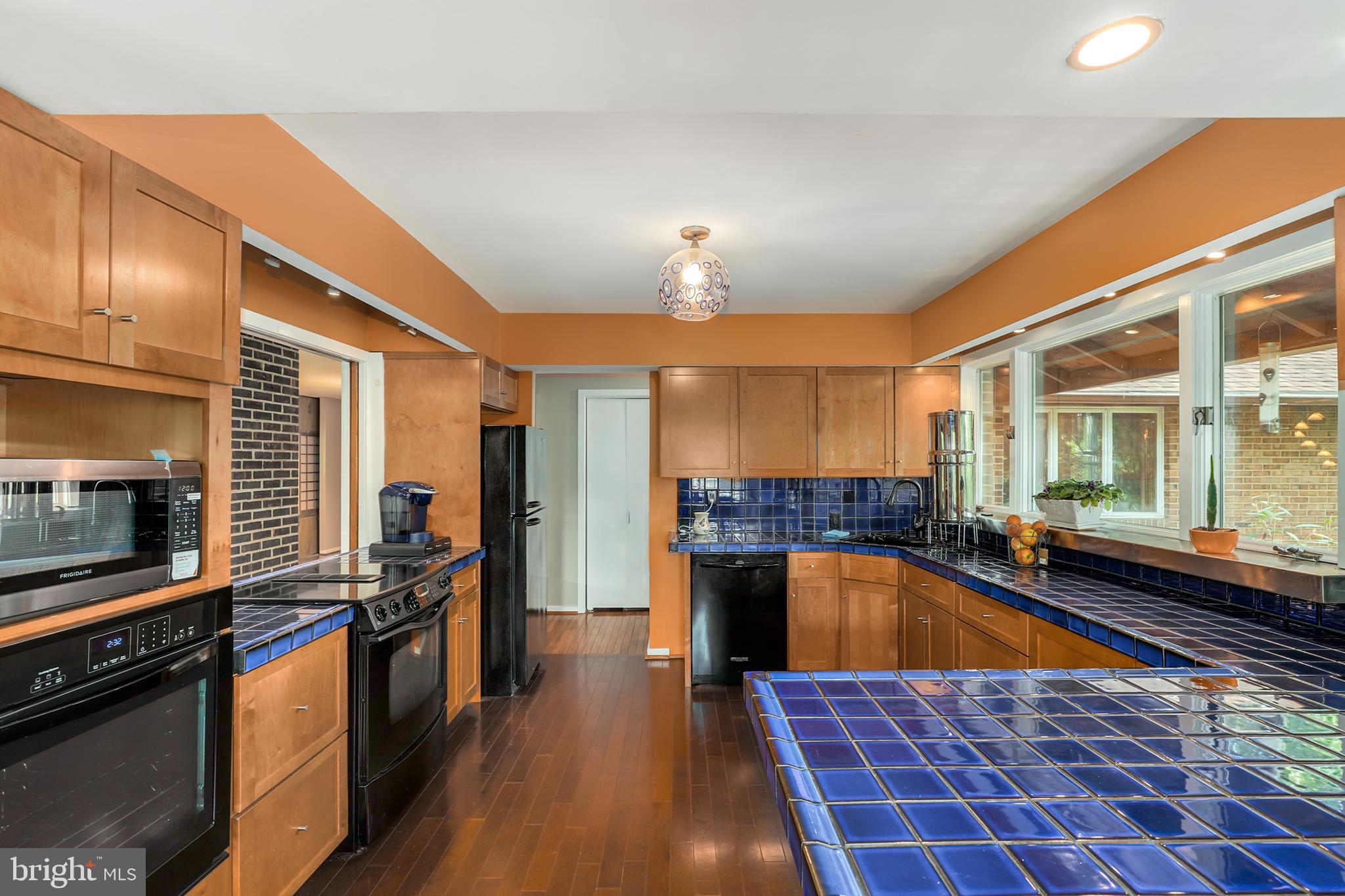 2207 Apple Tree Lane Silver Spring, MD 20905 - Photo 6 of 51