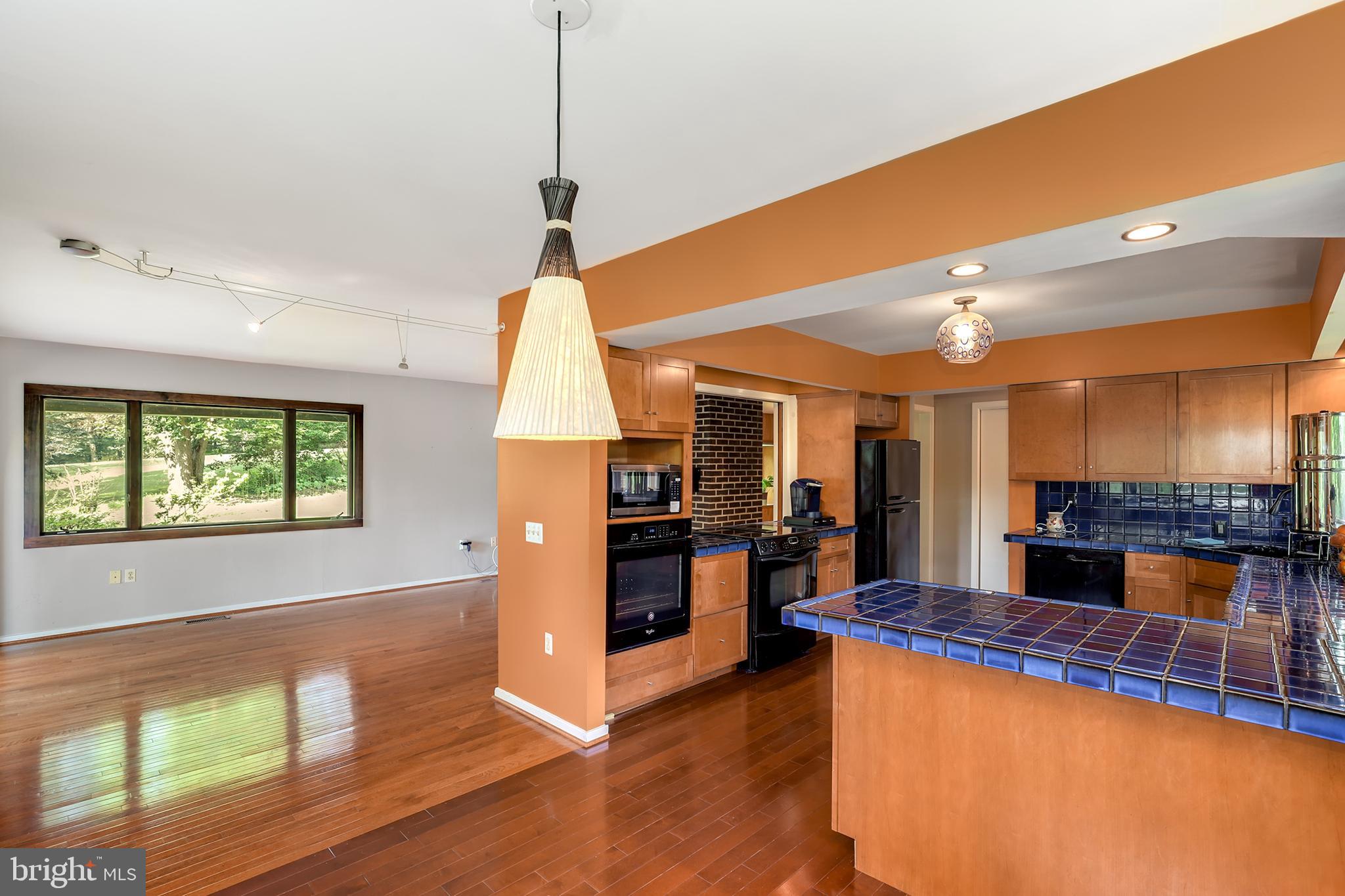 2207 Apple Tree Lane Silver Spring, MD 20905 - Photo 8 of 51