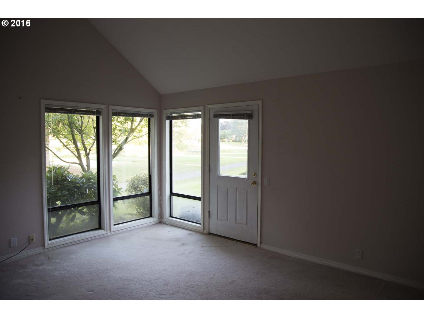 7290 Southwest Lakeside Loop Wilsonville, OR 97070 - Photo 13 of 16 Bedroom, Primary