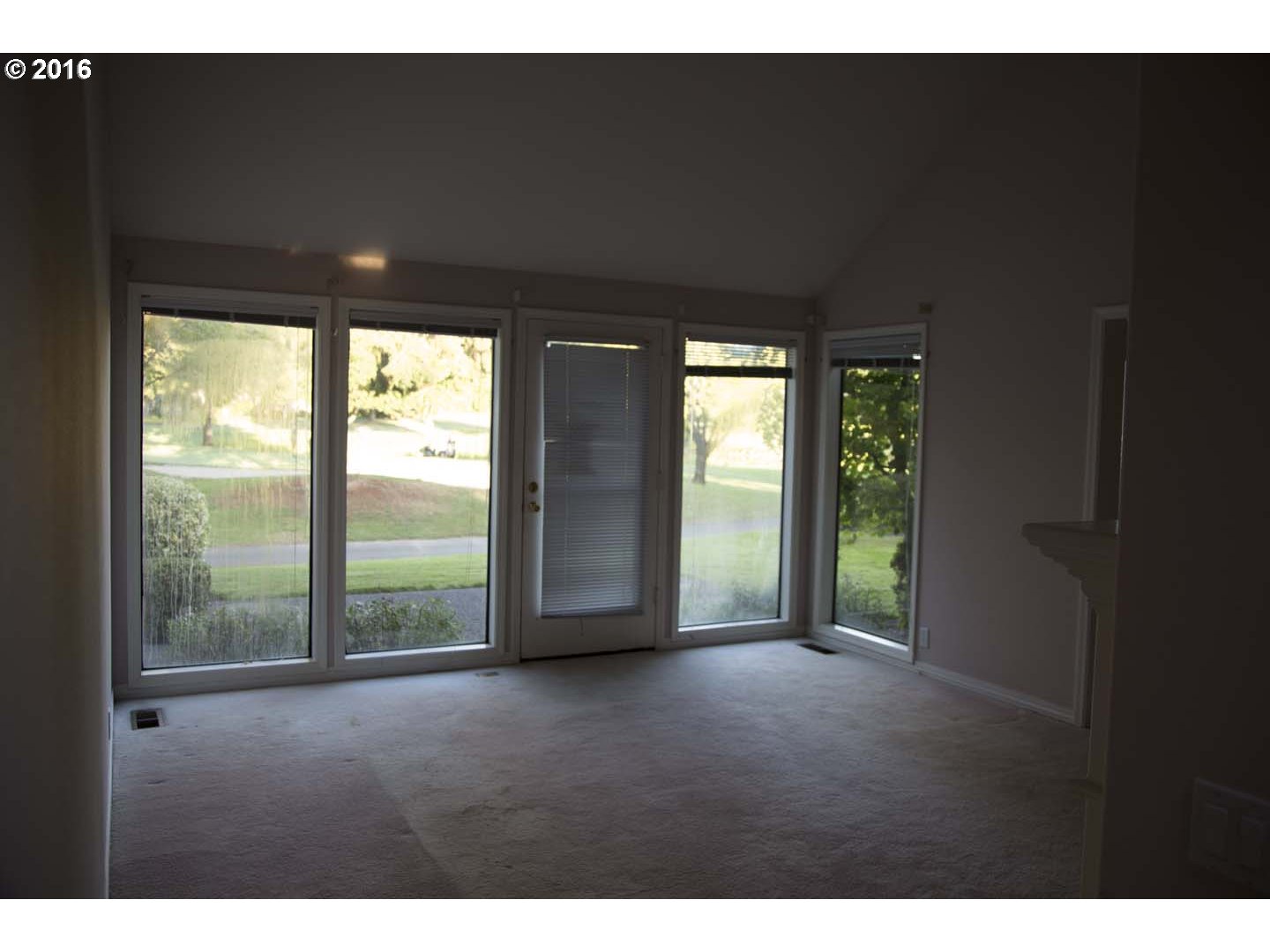 7290 Southwest Lakeside Loop Wilsonville, OR 97070 - Photo 5 of 16 Living Room