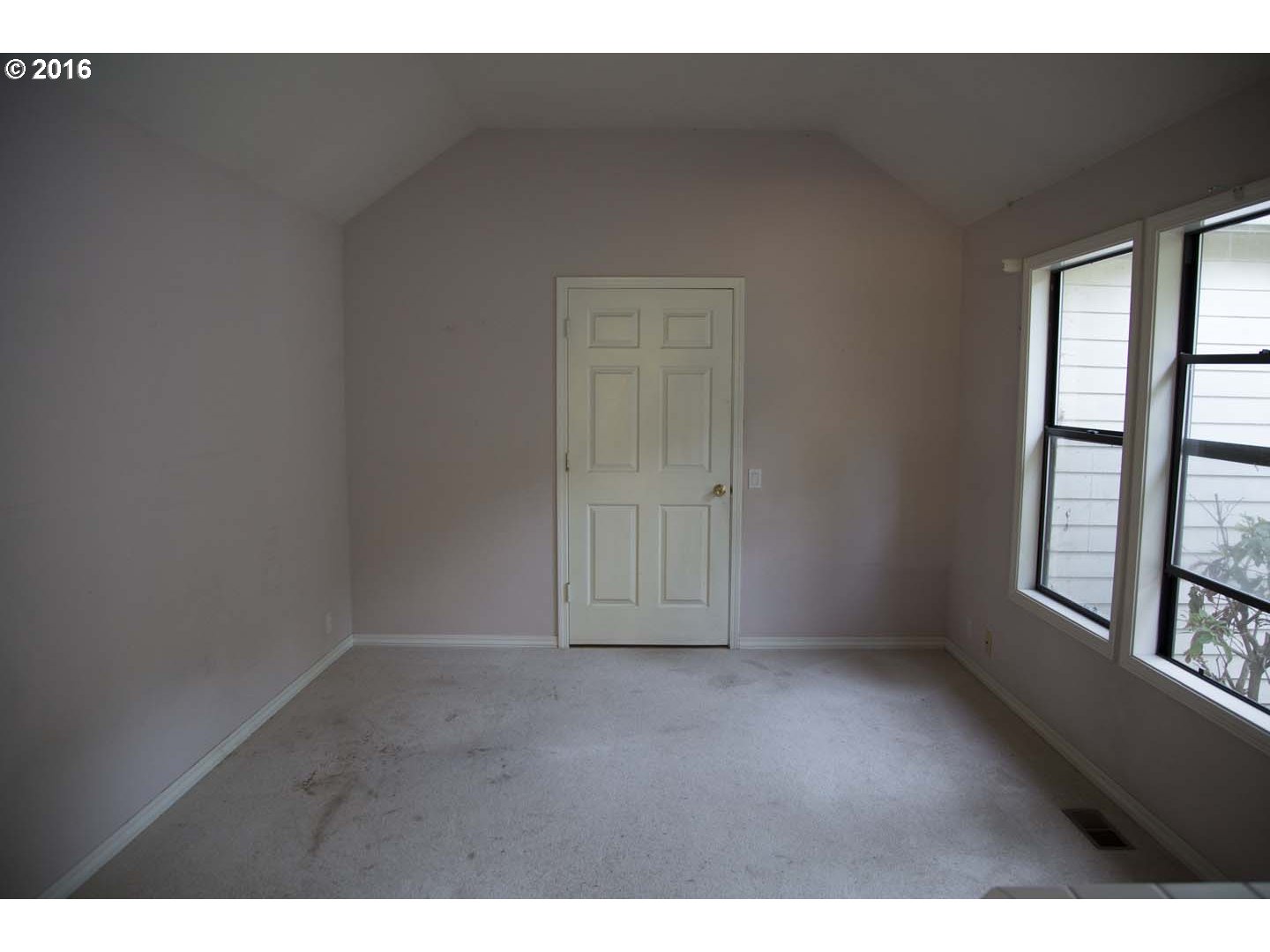 7290 Southwest Lakeside Loop Wilsonville, OR 97070 - Photo 9 of 16 Family Room