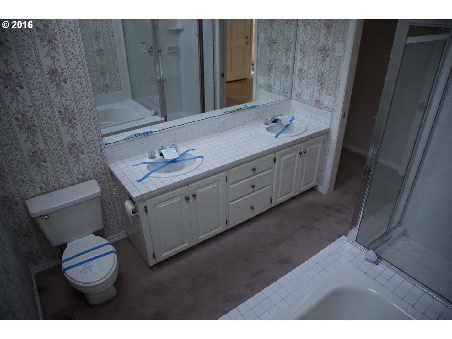 7290 Southwest Lakeside Loop Wilsonville, OR 97070 - Photo 10 of 16 Bathroom, Attached