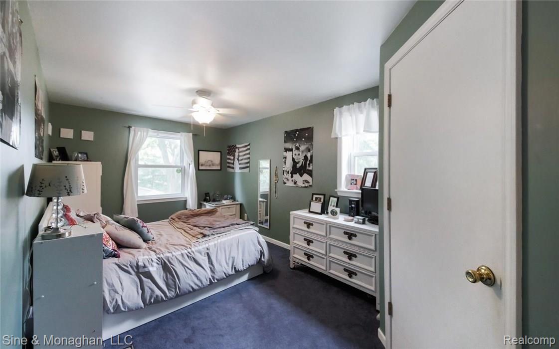 1560 Hampton Road Grosse Pointe, MI 48236 - Photo 22 of 31 21.jpg