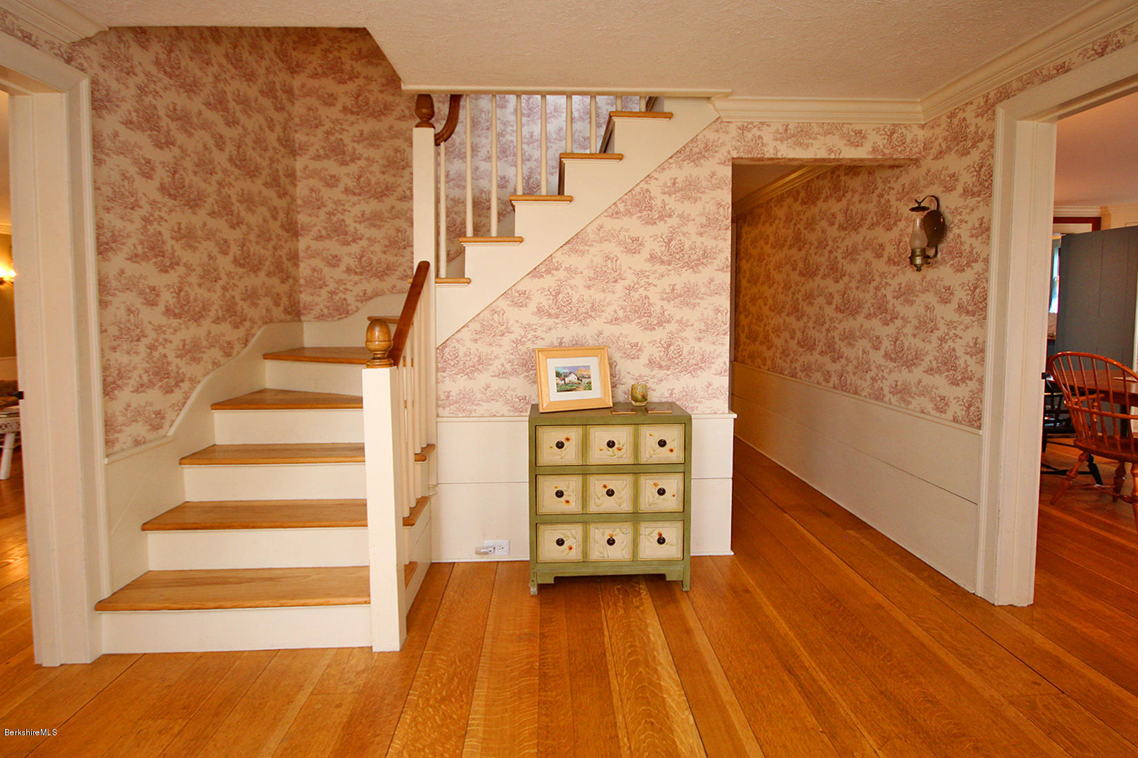 280 Holmes Road Pittsfield, MA 01201 - Photo 19 of 29 FORMAL ENTRY