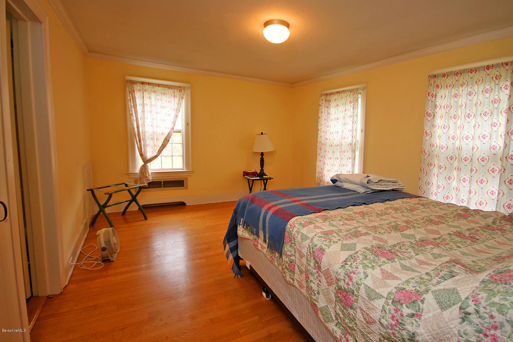280 Holmes Road Pittsfield, MA 01201 - Photo 24 of 29 GUEST ROOM