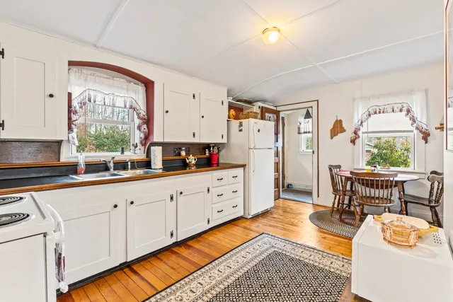 $389,000 | 19 Logan Road, Boothbay Harbor, ME 04575