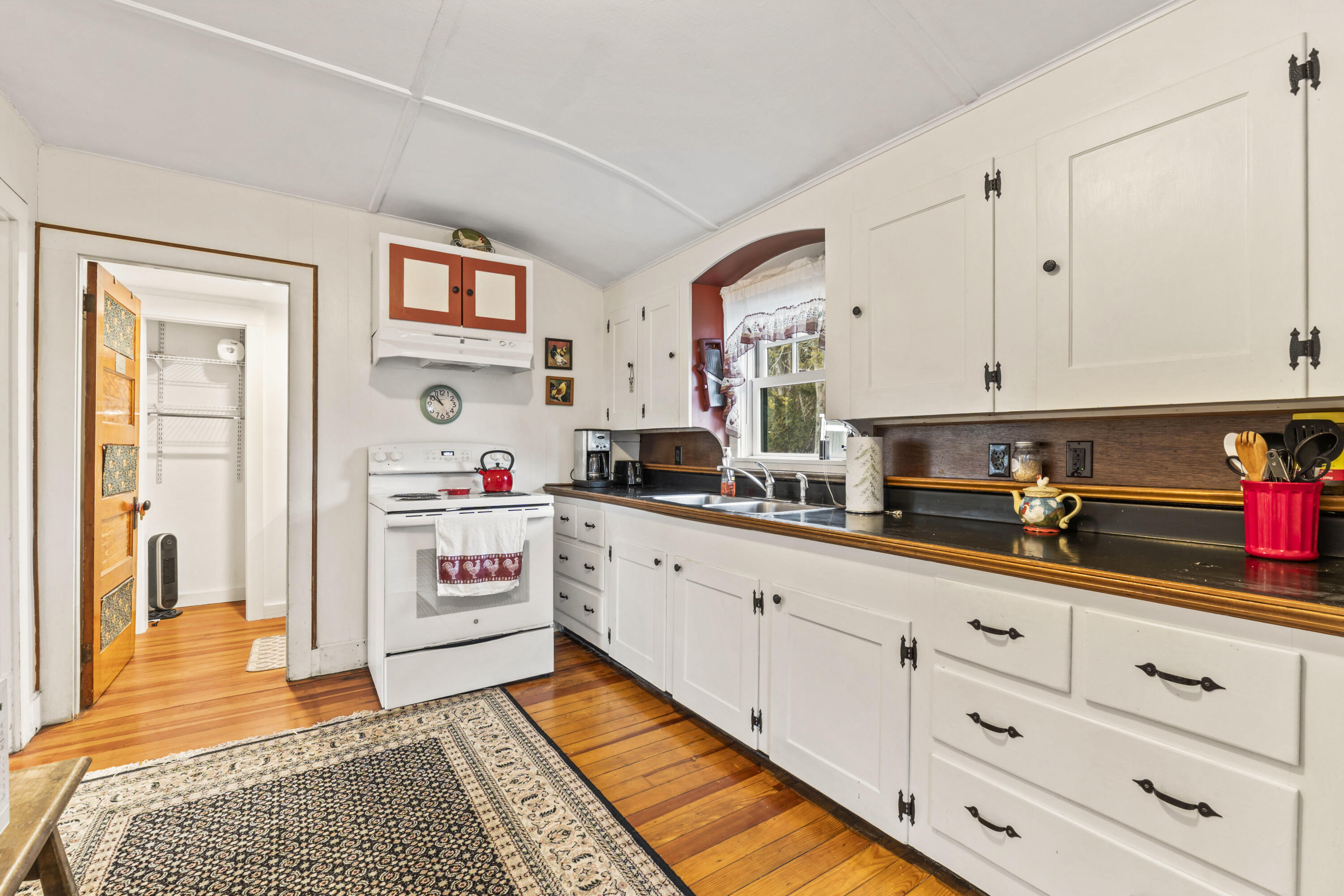 19 Logan Road Boothbay Harbor, ME 04575 - Photo 22 of 43 19 Logan Rd_114