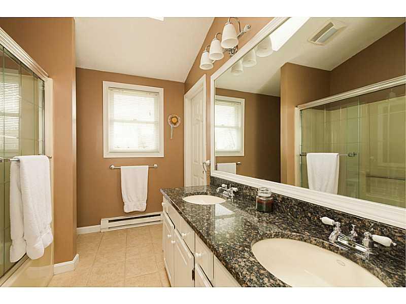 25 Whaleboat Road Portland, ME 04103 - Photo 22 of 31 Bathroom.