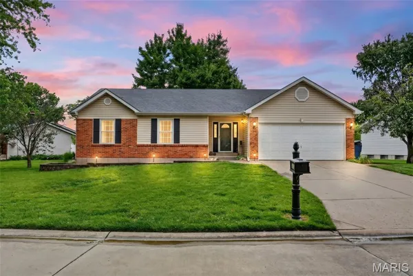 $339,900 | 1201 Summerwood Drive, St. Peters, MO 63376