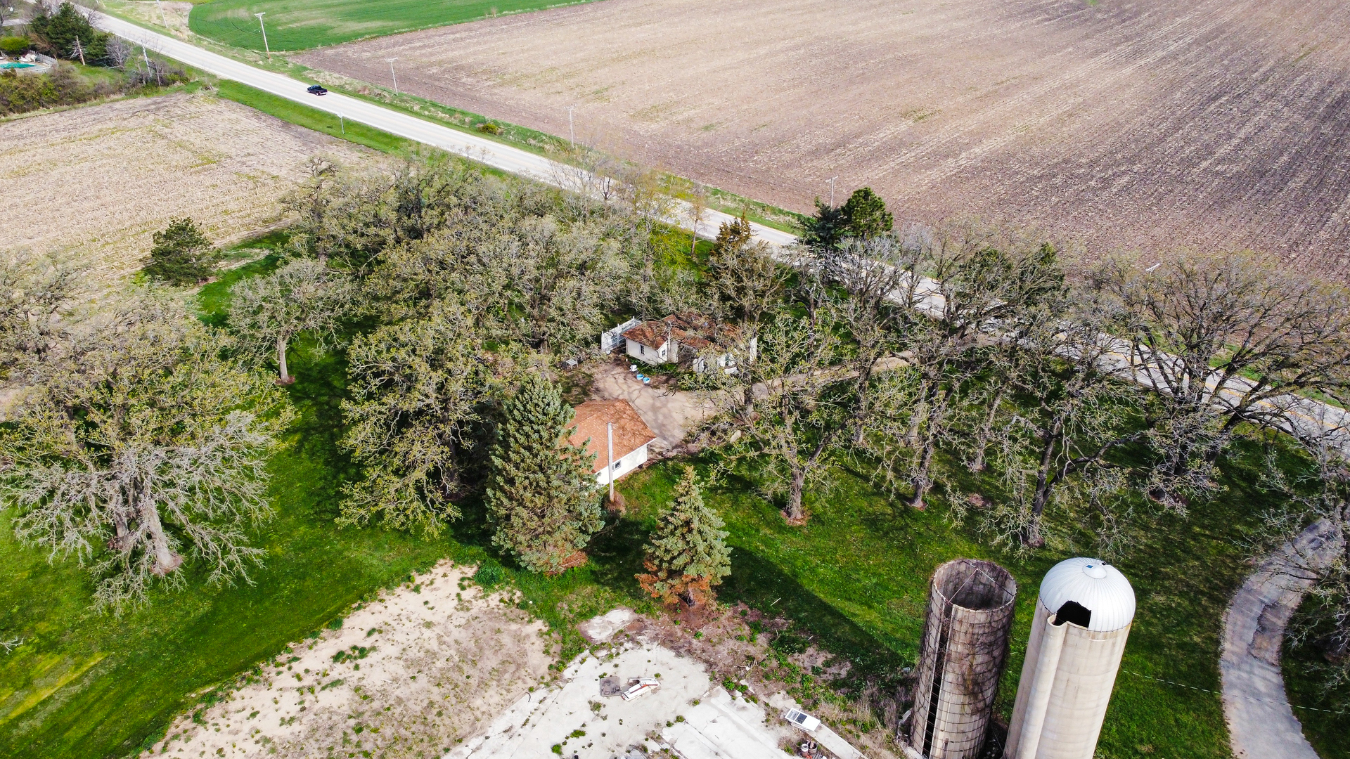15419 Marengo Road Union, IL 60180 - Photo 18 of 21 a view of a yard with plants and wooden fence