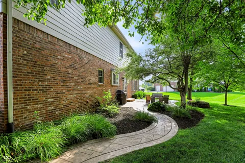 $735,000 | 8765 Lily Court, Zionsville, IN 46077