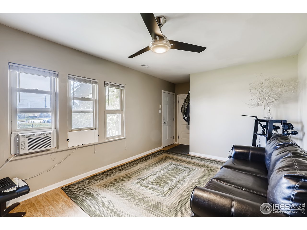 7010 South Boulder Road Boulder, CO 80303 - Photo 28 of 39 Living Room