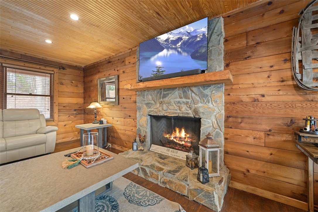 105 North Arrowhead Drive Westminster, SC 29693 - Photo 5 of 34