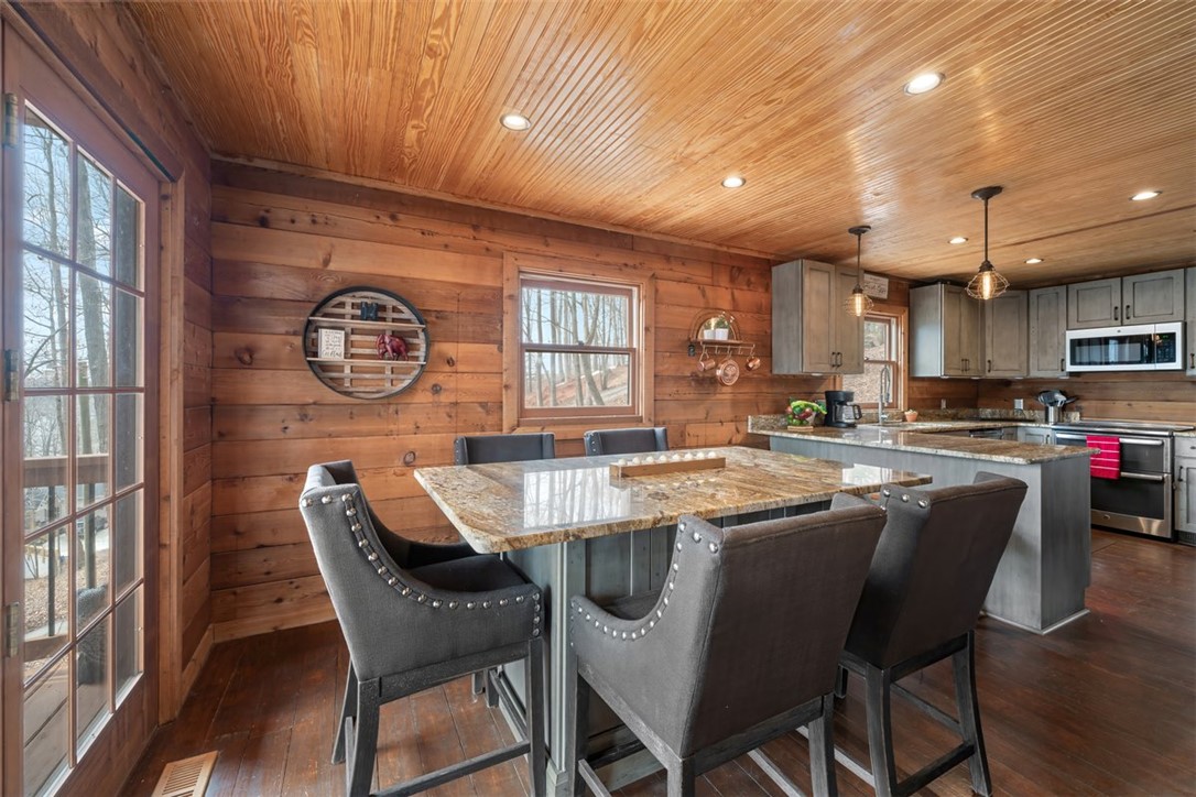 105 North Arrowhead Drive Westminster, SC 29693 - Photo 7 of 34