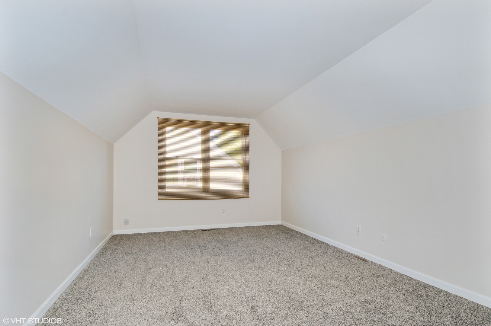 77 Ingleshire Road Montgomery, IL 60538 - Photo 8 of 10 Gallery Image 8