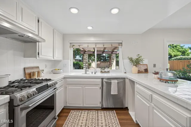 $1,069,000 | 814 Danbury Court, Ventura, CA 93004