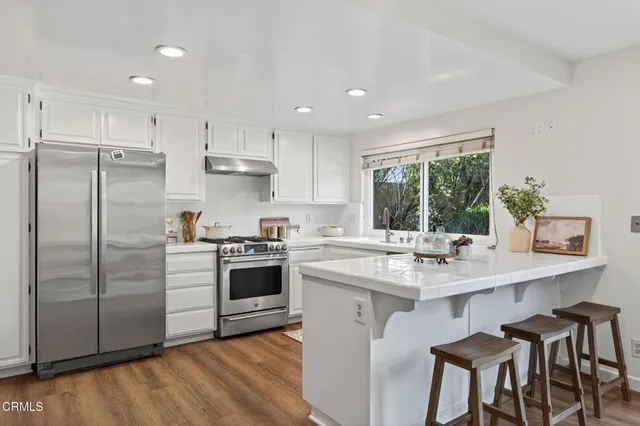 $1,069,000 | 814 Danbury Court, Ventura, CA 93004