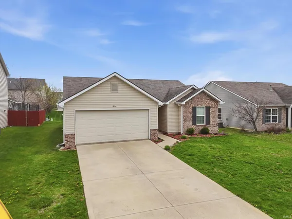 $239,900 | 1924 Black Bear Drive, Fort Wayne, IN 46808