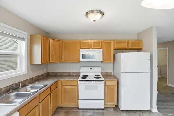 $239,900 | 1924 Black Bear Drive, Fort Wayne, IN 46808