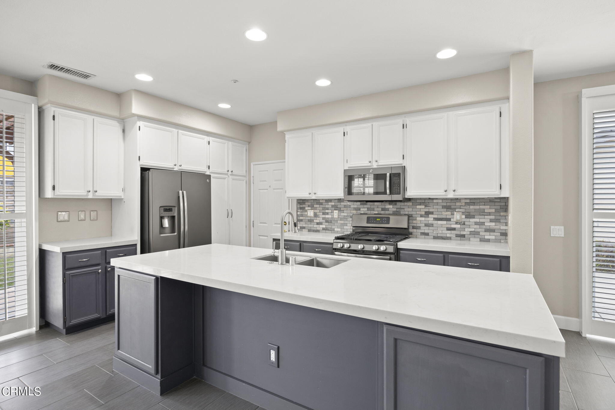 2150 Posada Drive Oxnard, CA 93030 - Photo 11 of 41 16-web-or-mls-UpmarketMedia_2150Posada-6