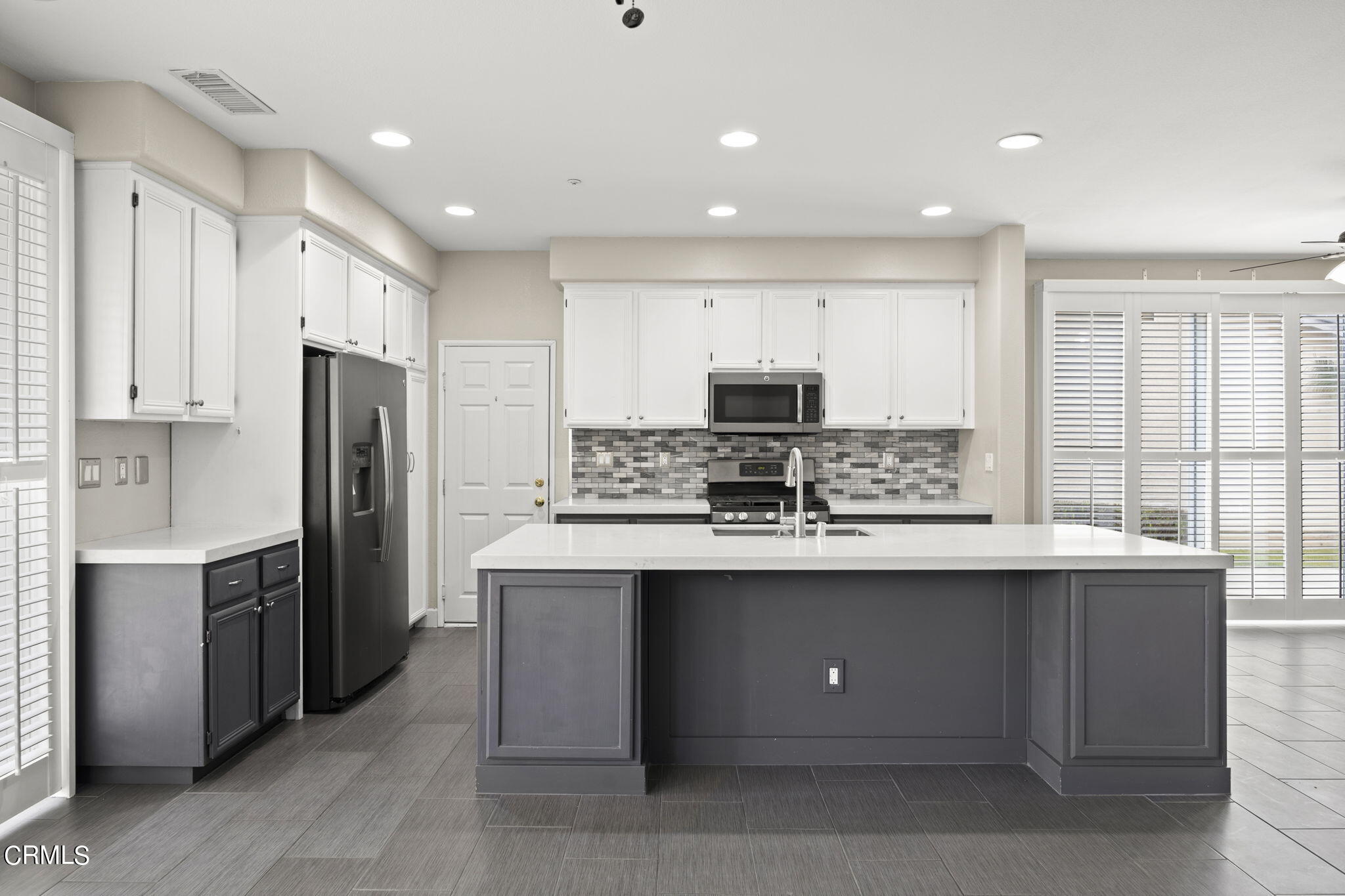 2150 Posada Drive Oxnard, CA 93030 - Photo 12 of 41 17-web-or-mls-UpmarketMedia_2150Posada-9