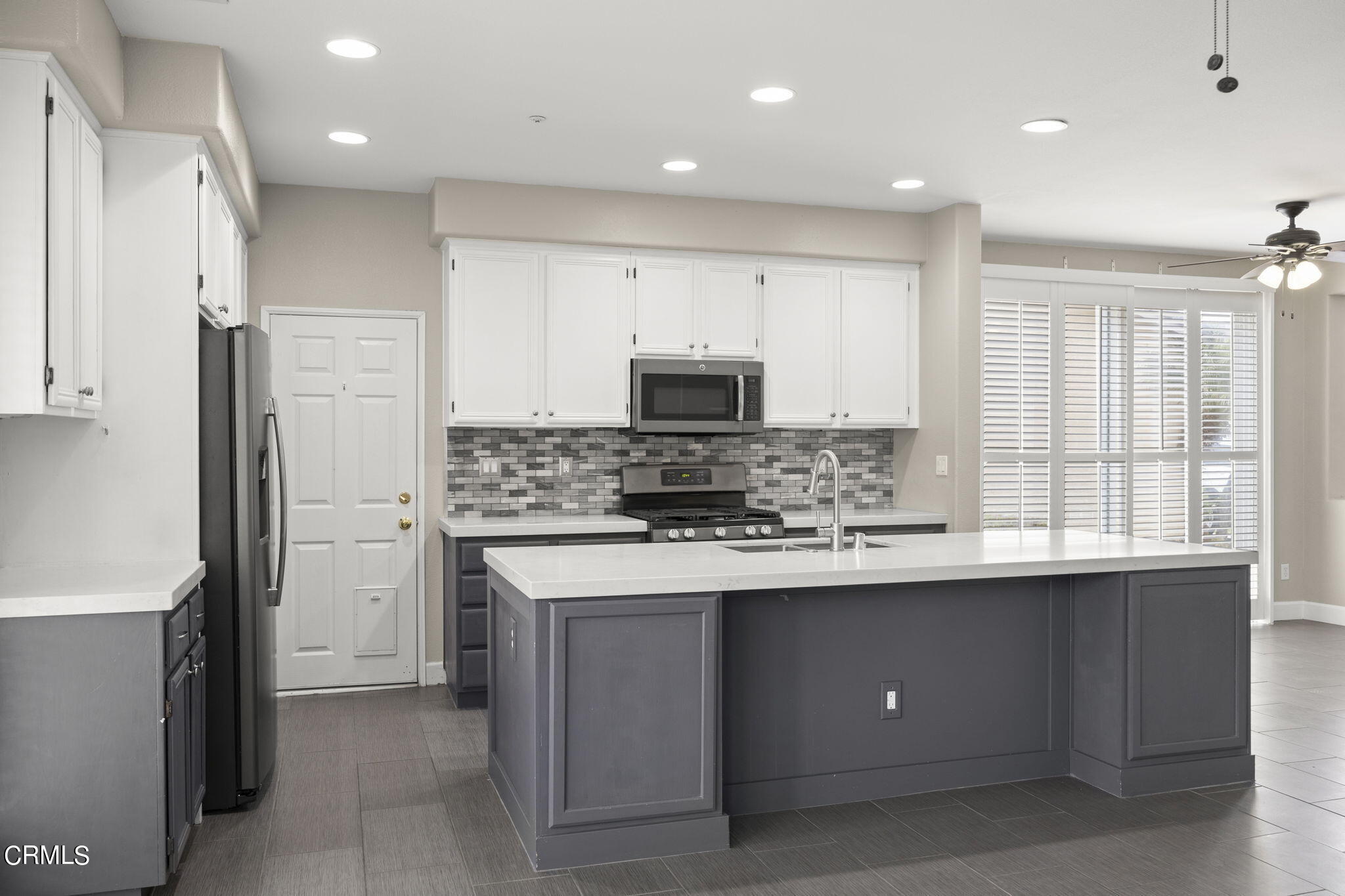 2150 Posada Drive Oxnard, CA 93030 - Photo 13 of 41 18-web-or-mls-UpmarketMedia_2150Posada-1