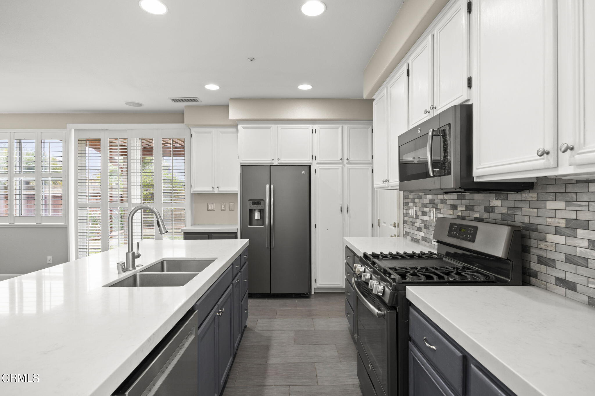 2150 Posada Drive Oxnard, CA 93030 - Photo 14 of 41 19-web-or-mls-UpmarketMedia_2150Posada-1