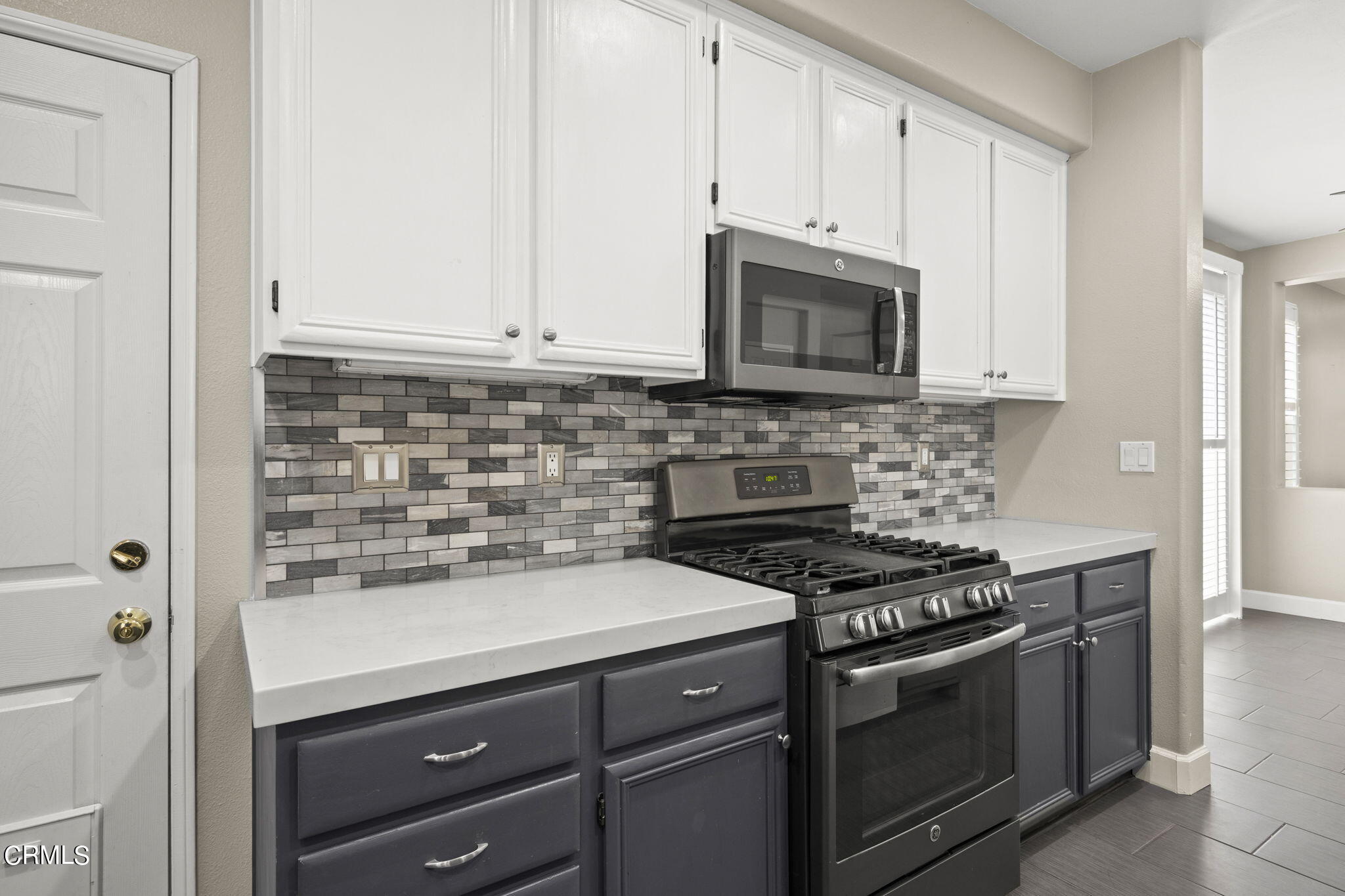 2150 Posada Drive Oxnard, CA 93030 - Photo 16 of 41 21-web-or-mls-UpmarketMedia_2150Posada-2