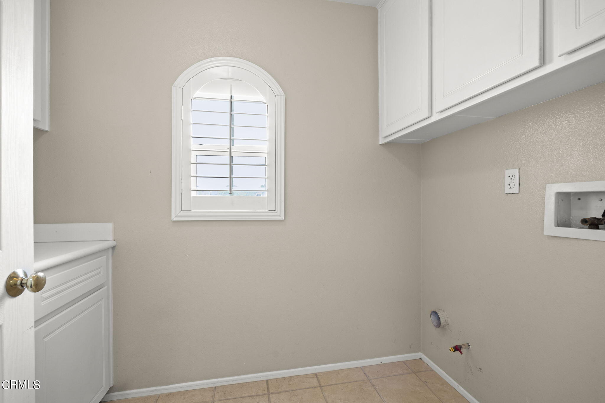 2150 Posada Drive Oxnard, CA 93030 - Photo 35 of 41 laundry room