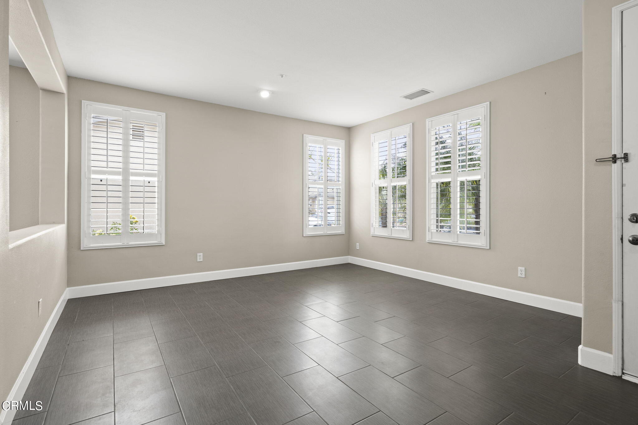 2150 Posada Drive Oxnard, CA 93030 - Photo 7 of 41 living room