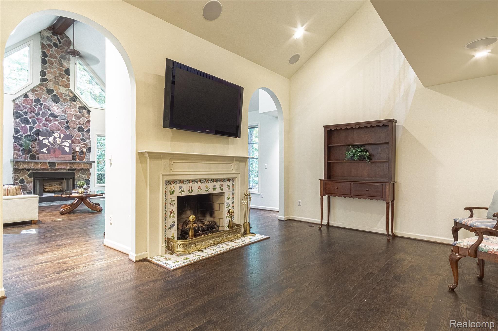 1200 Mead Road Rochester, MI 48306 - Photo 40 of 80 Interiors (25 of 108).jpg